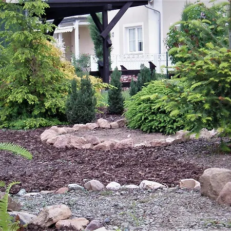 Axla Z Weranda Ogrodem I Parkingiem