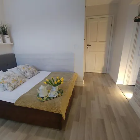 Gæstehus Axla Z Weranda Ogrodem I Parkingiem 3*