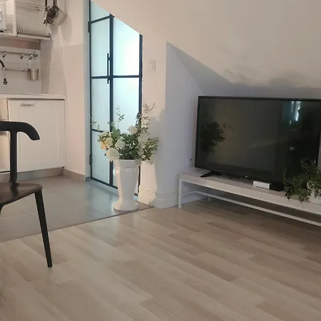 Axla Z Weranda Ogrodem I Parkingiem Affittacamere 3*