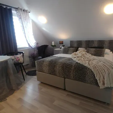 Gæstehus Axla Z Weranda Ogrodem I Parkingiem