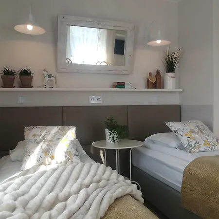 Gæstehus Axla Z Weranda Ogrodem I Parkingiem