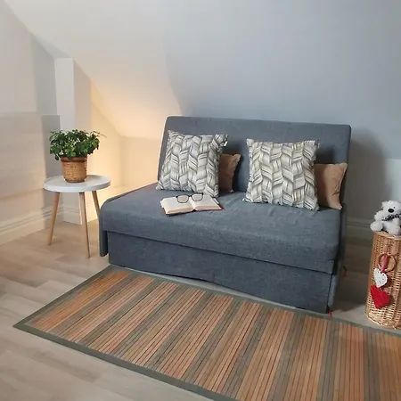 Axla Z Weranda Ogrodem I Parkingiem