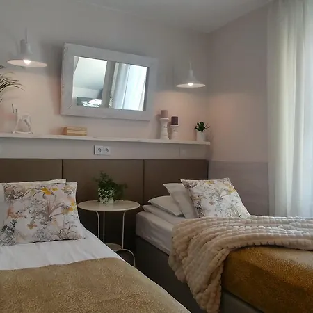 Axla Z Weranda Ogrodem I Parkingiem 3* Kudowa-Zdrój