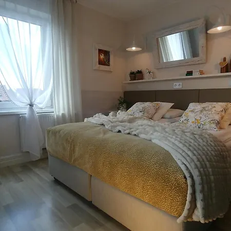 Axla Z Weranda Ogrodem I Parkingiem Pensión 3*