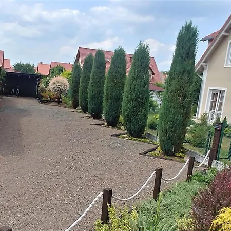 Axla Z Weranda Ogrodem I Parkingiem Gæstehus