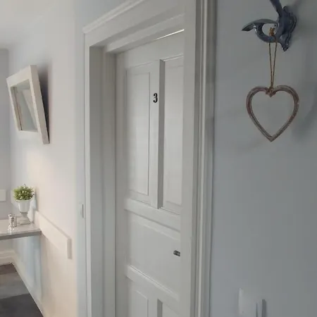 Gæstehus Axla Z Weranda Ogrodem I Parkingiem 3*