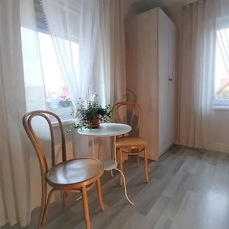 Axla Z Weranda Ogrodem I Parkingiem