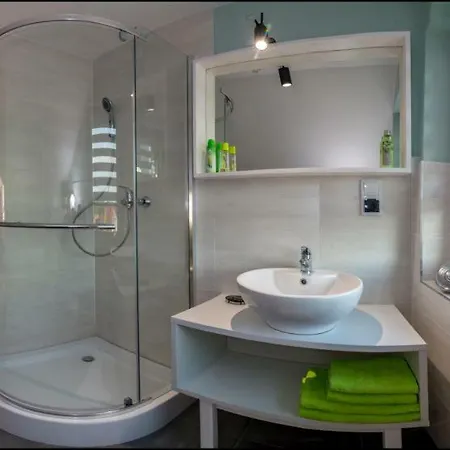 Axla Z Weranda Ogrodem I Parkingiem Gæstehus