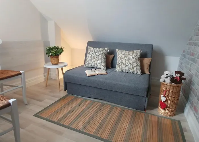 Axla Z Weranda Ogrodem I Parkingiem