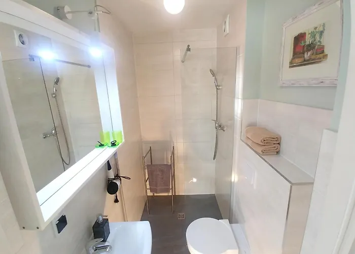 Axla Z Weranda Ogrodem I Parkingiem