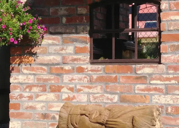 Axla Z Weranda Ogrodem I Parkingiem Penzion