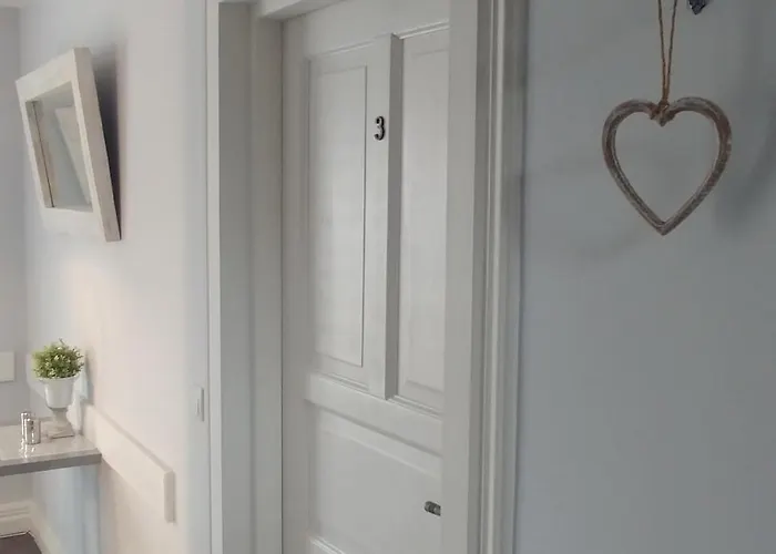 Penzion Axla Z Weranda Ogrodem I Parkingiem 3*