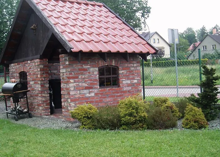 Axla Z Weranda Ogrodem I Parkingiem Penzion